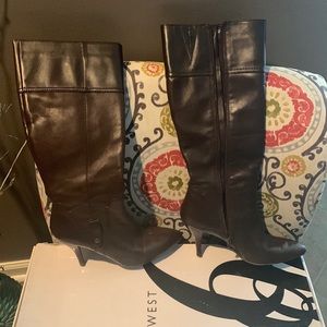 Pointed toe heel riding boots